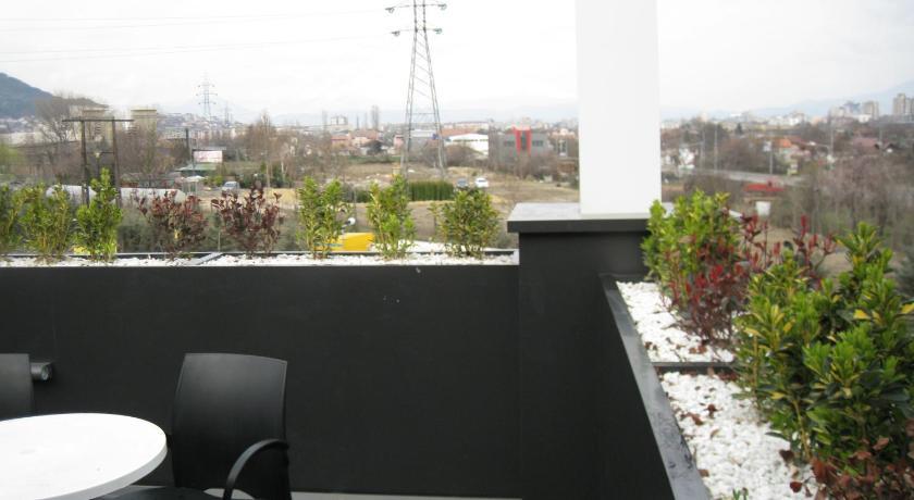 Domus Aparthotel Skopje Eksteriør bilde